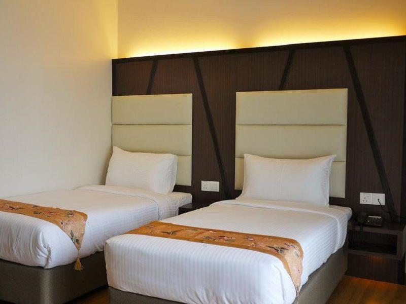 Hotel Grand Baron Тайпинг Экстерьер фото