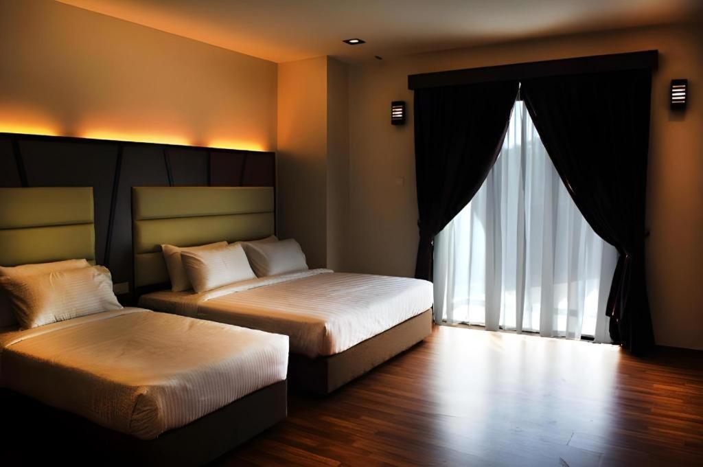 Hotel Grand Baron Тайпинг Экстерьер фото