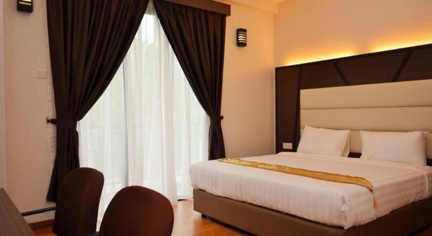 Hotel Grand Baron Тайпинг Экстерьер фото