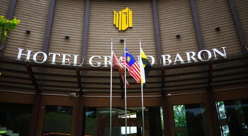 Hotel Grand Baron Тайпинг Экстерьер фото