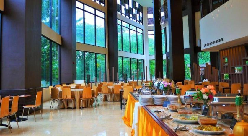 Hotel Grand Baron Тайпинг Экстерьер фото