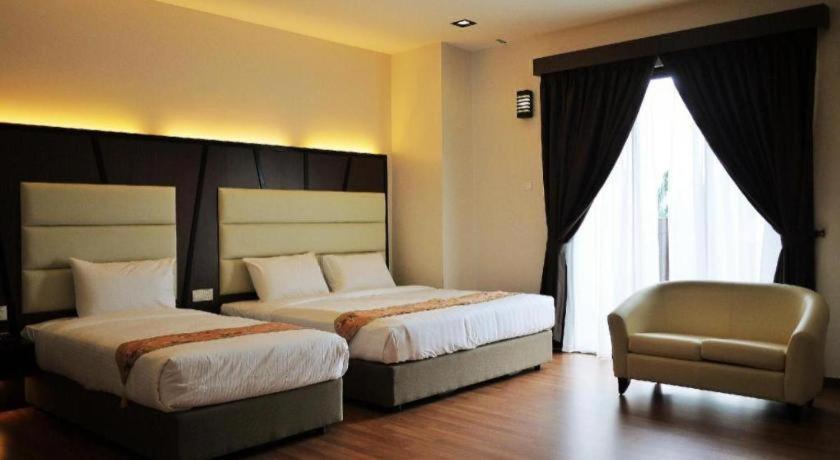 Hotel Grand Baron Тайпинг Экстерьер фото