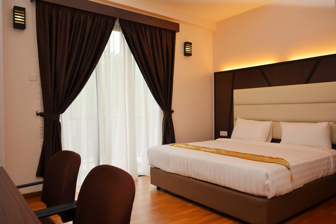 Hotel Grand Baron Тайпинг Экстерьер фото