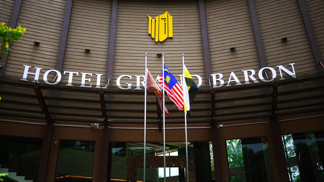 Hotel Grand Baron Тайпинг Экстерьер фото